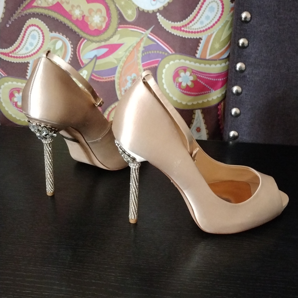🔥SALE🔥BADGLEY MISCHKA SATIN JEWELED PEEP TOE STILETTOS SIZE 7 - Picture 5 of 6